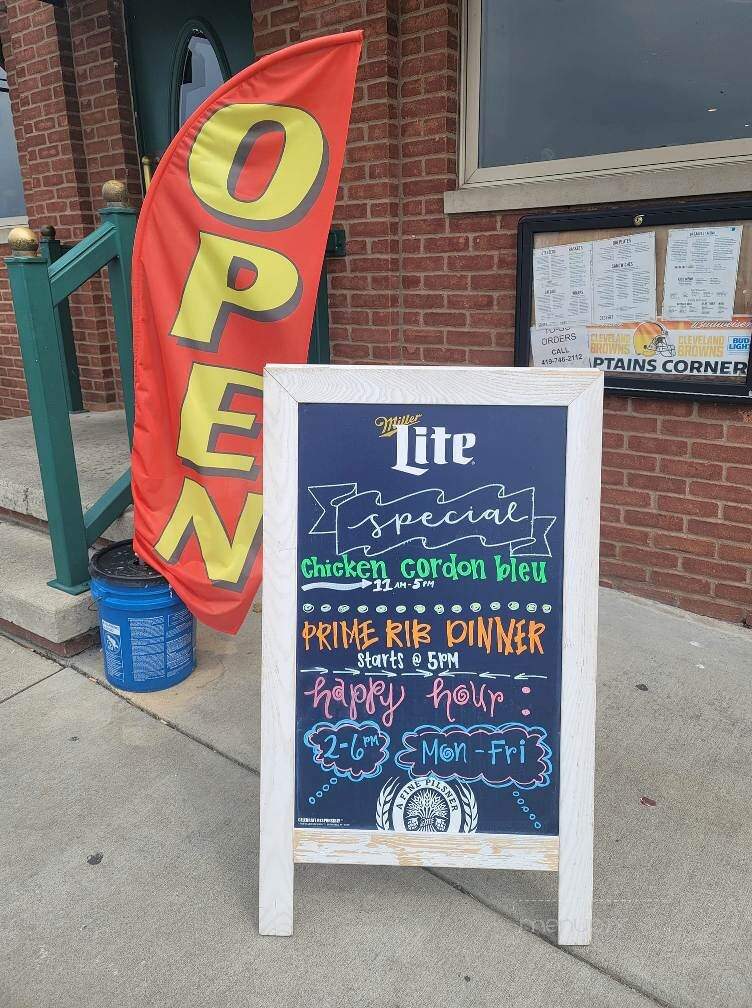 Captain's Corner - Kelleys Island, OH